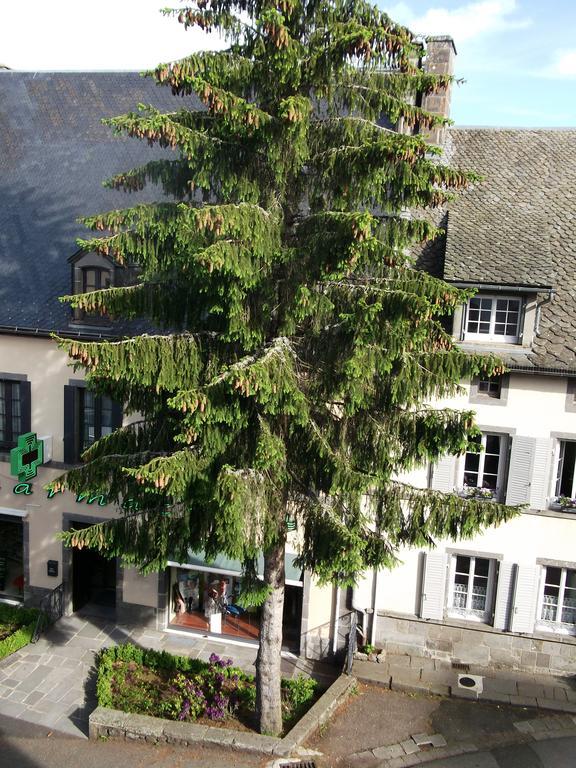 Hotel Restaurant La Reine Margot La Tour-d'Auvergne Luaran gambar